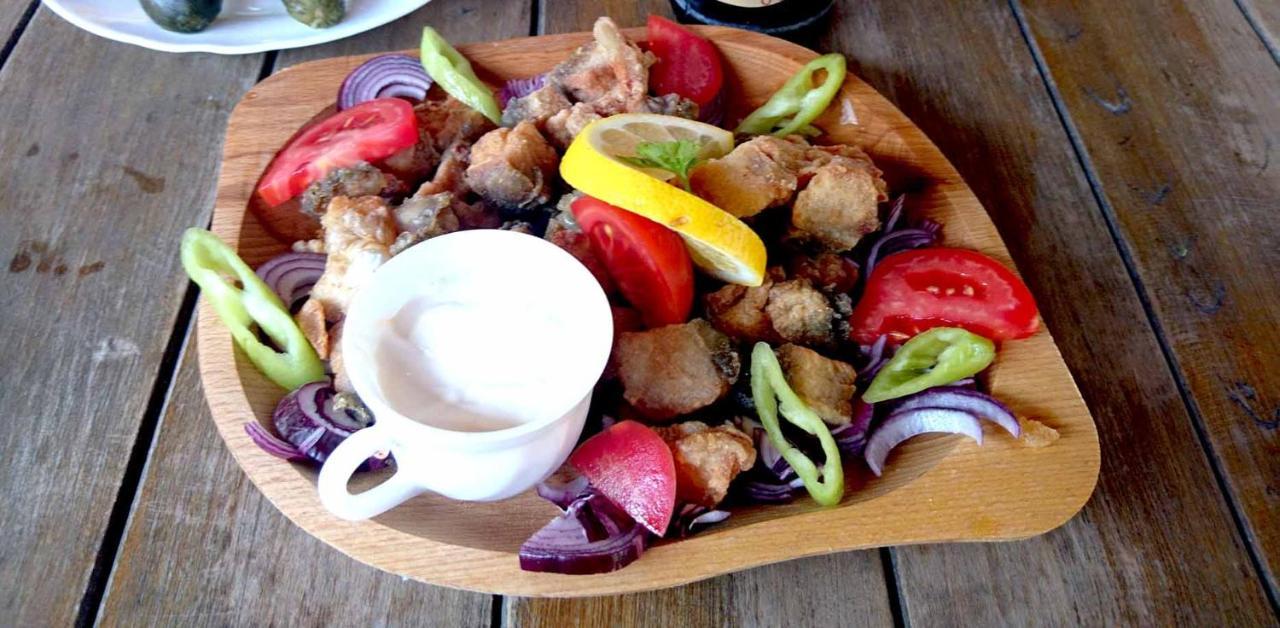 Tassi Halaszcsarda-Karasz Haz Ngoại thất bức ảnh